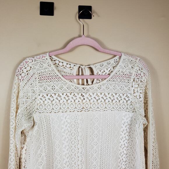4/$25 Hollister Cream Lace Long Sleeve Blouse Size S - Picture 2 of 10